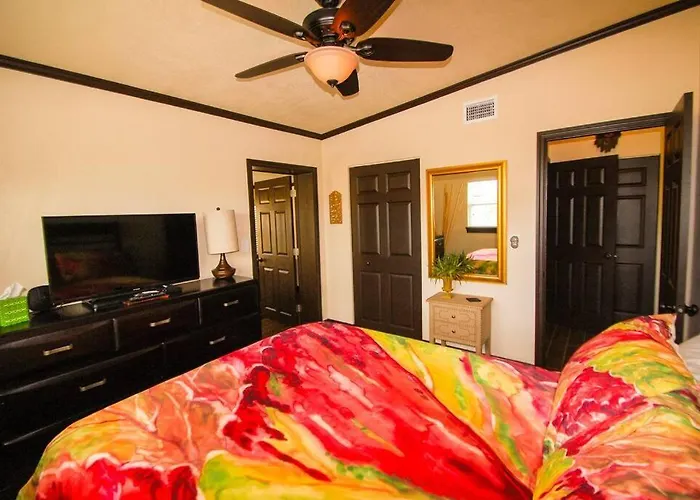 Tahitian Cottage - Heated Pool Walk To The Beach